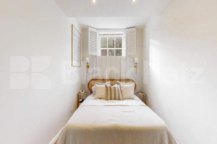 Stylish & contemporary maisonette flooded with natural light  Odger Street, Battersea 